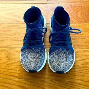 Adidas Ultra Boost Sneakers in “mystery blue” in immaculate condition